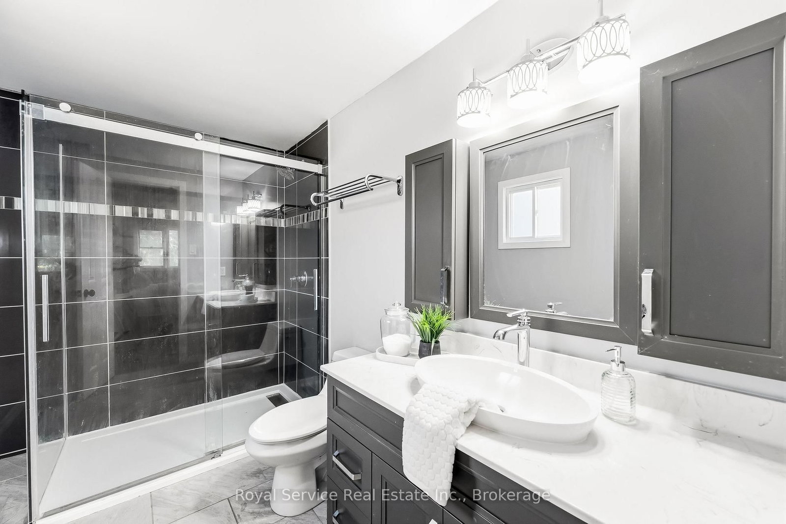 6 Gilmour Drive • Ajax, ON photo 28
