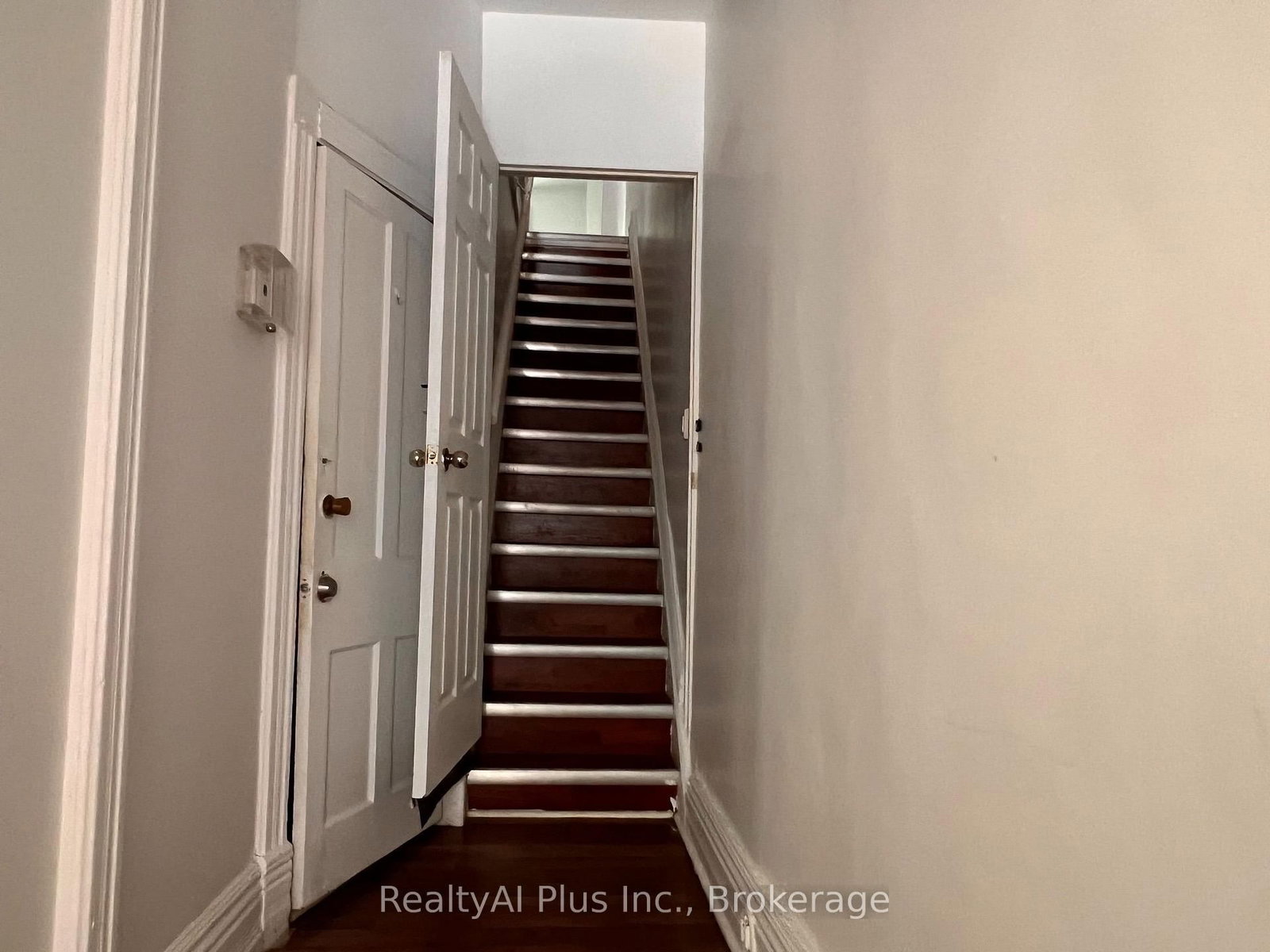 182 Boulton Avenue • Toronto, ON photo 22