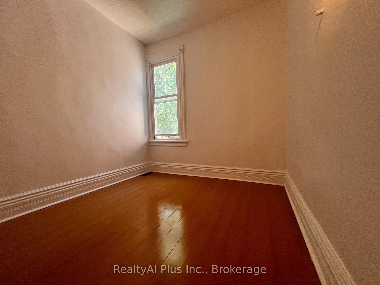 182 Boulton Avenue • Toronto, ON photo 27