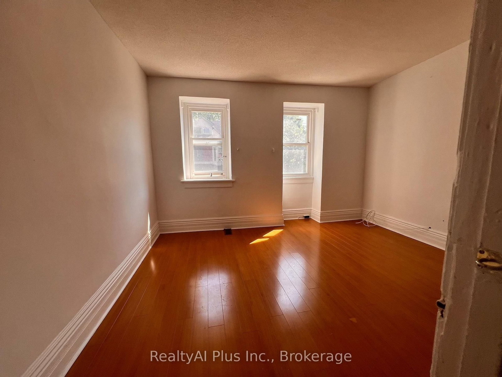 182 Boulton Avenue • Toronto, ON photo 28