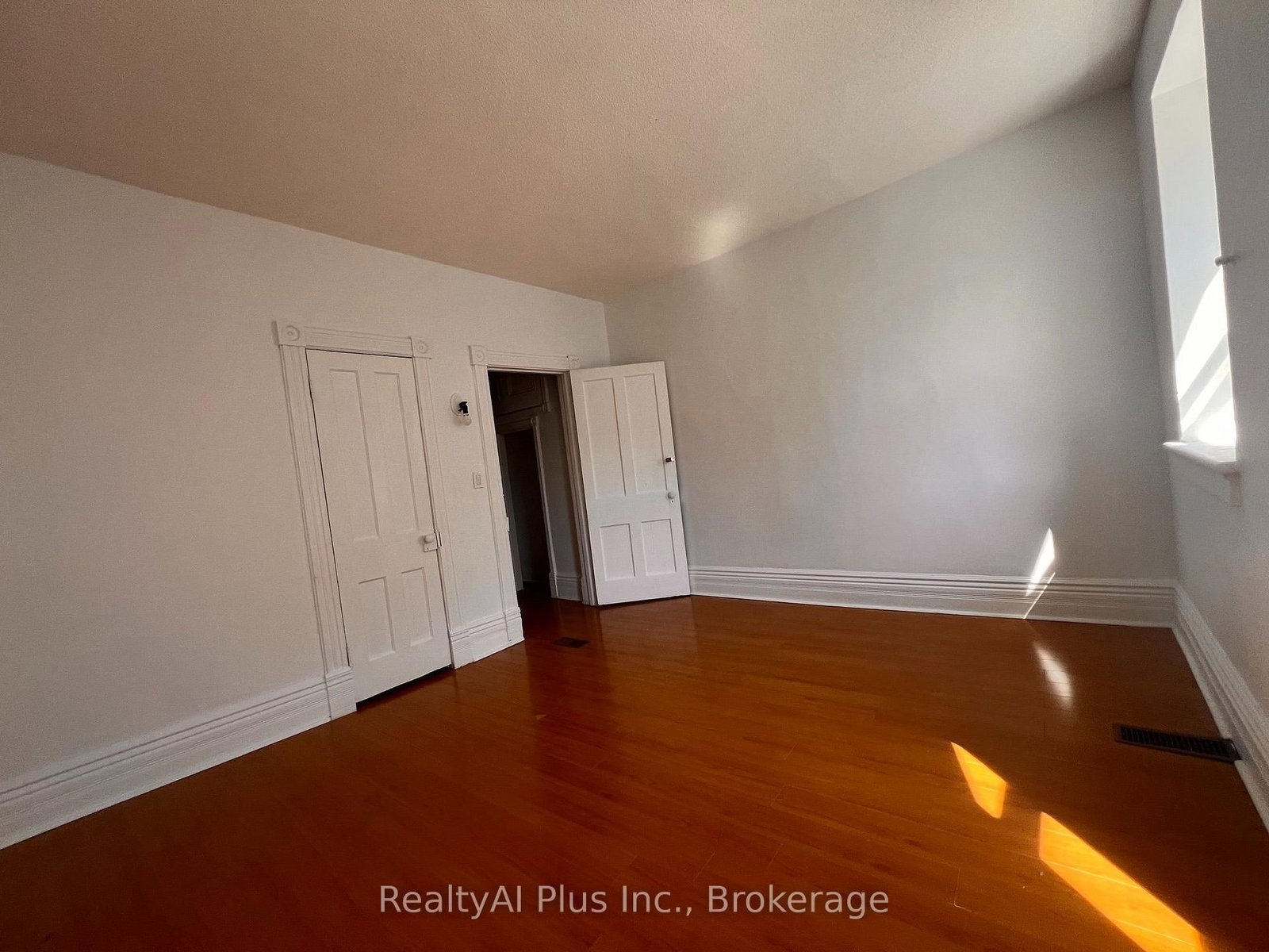 182 Boulton Avenue • Toronto, ON photo 29