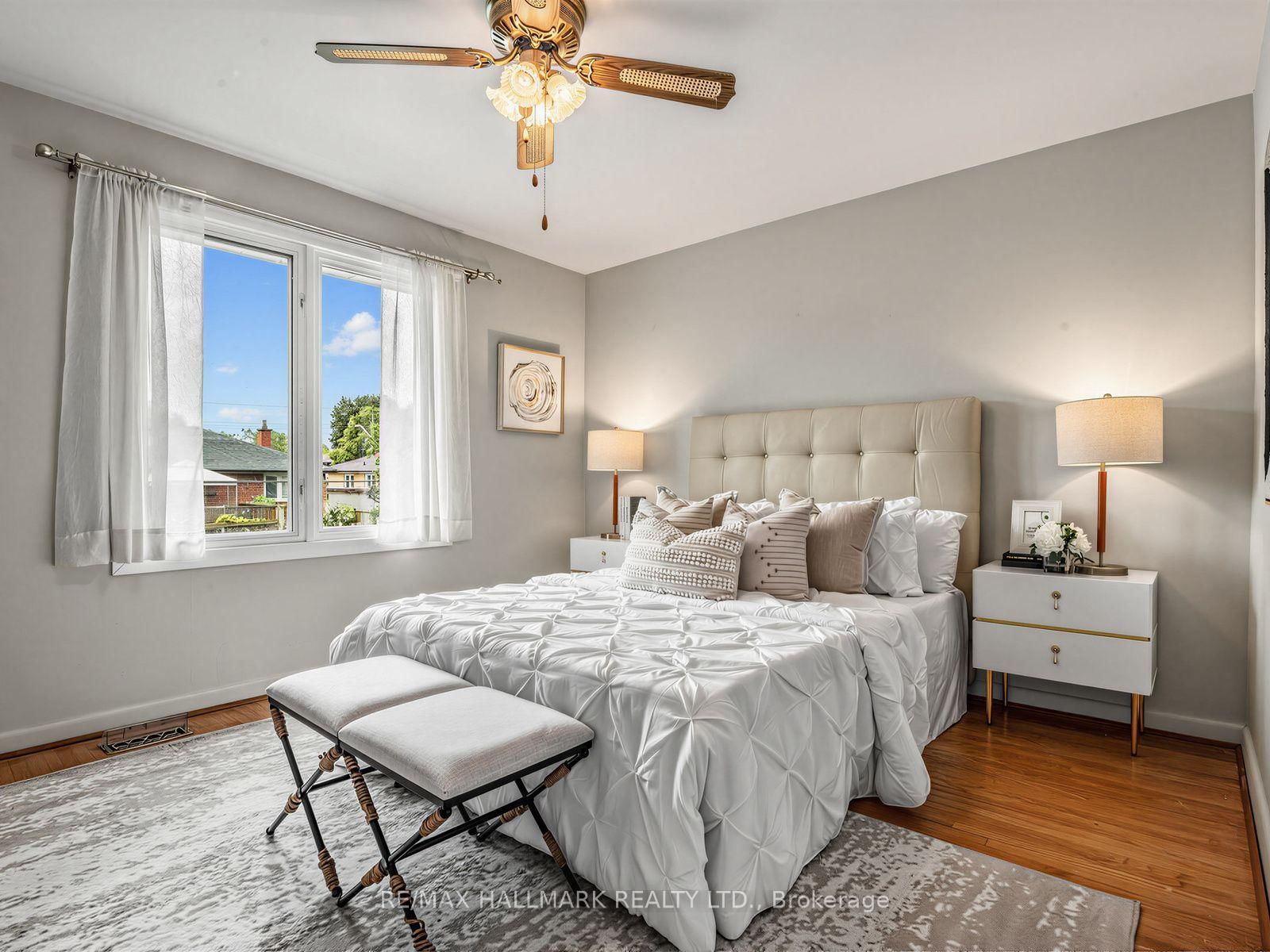 23 Lynnbrook Drive • Toronto, ON photo 17
