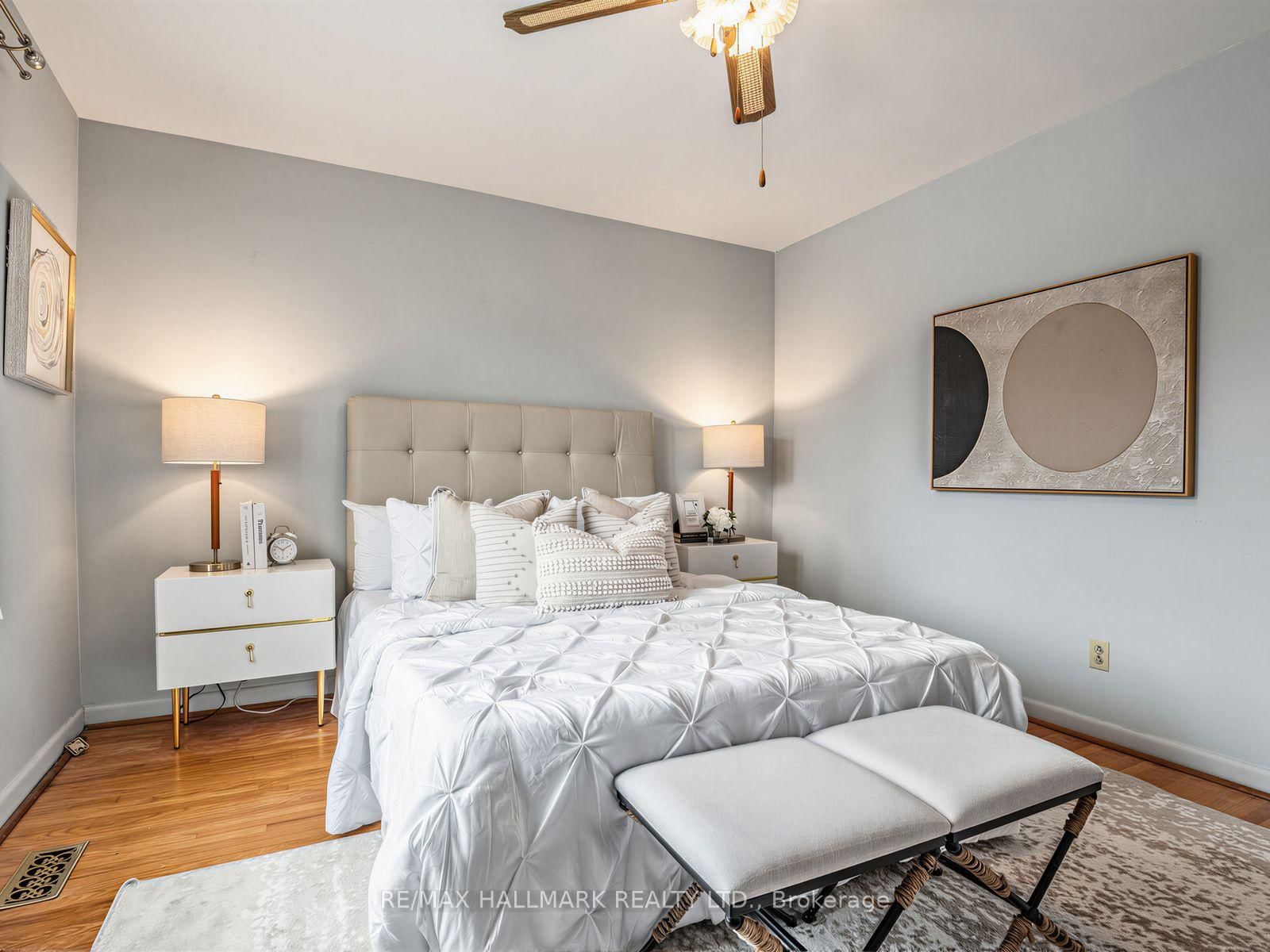 23 Lynnbrook Drive • Toronto, ON photo 18