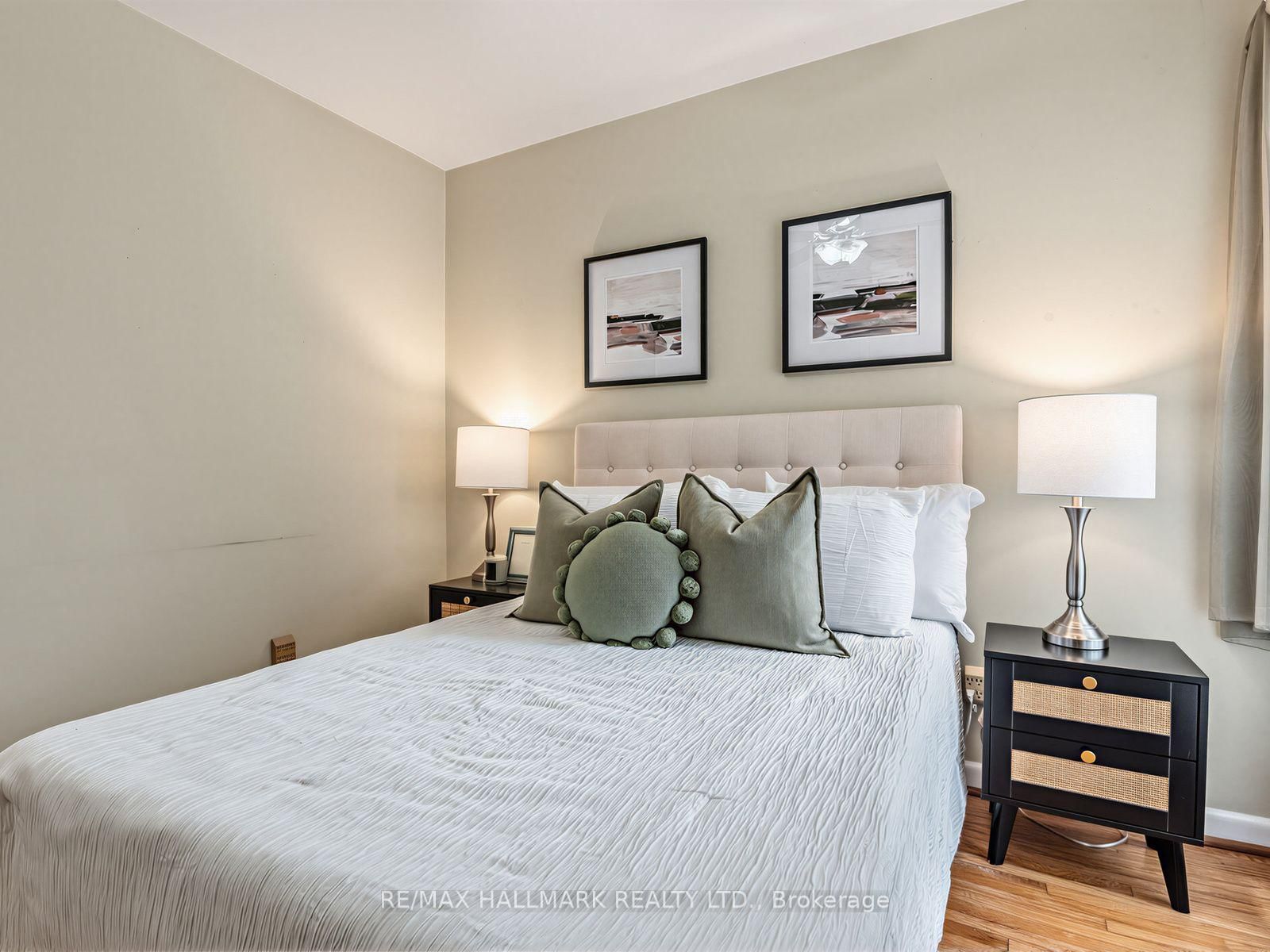 23 Lynnbrook Drive • Toronto, ON photo 21