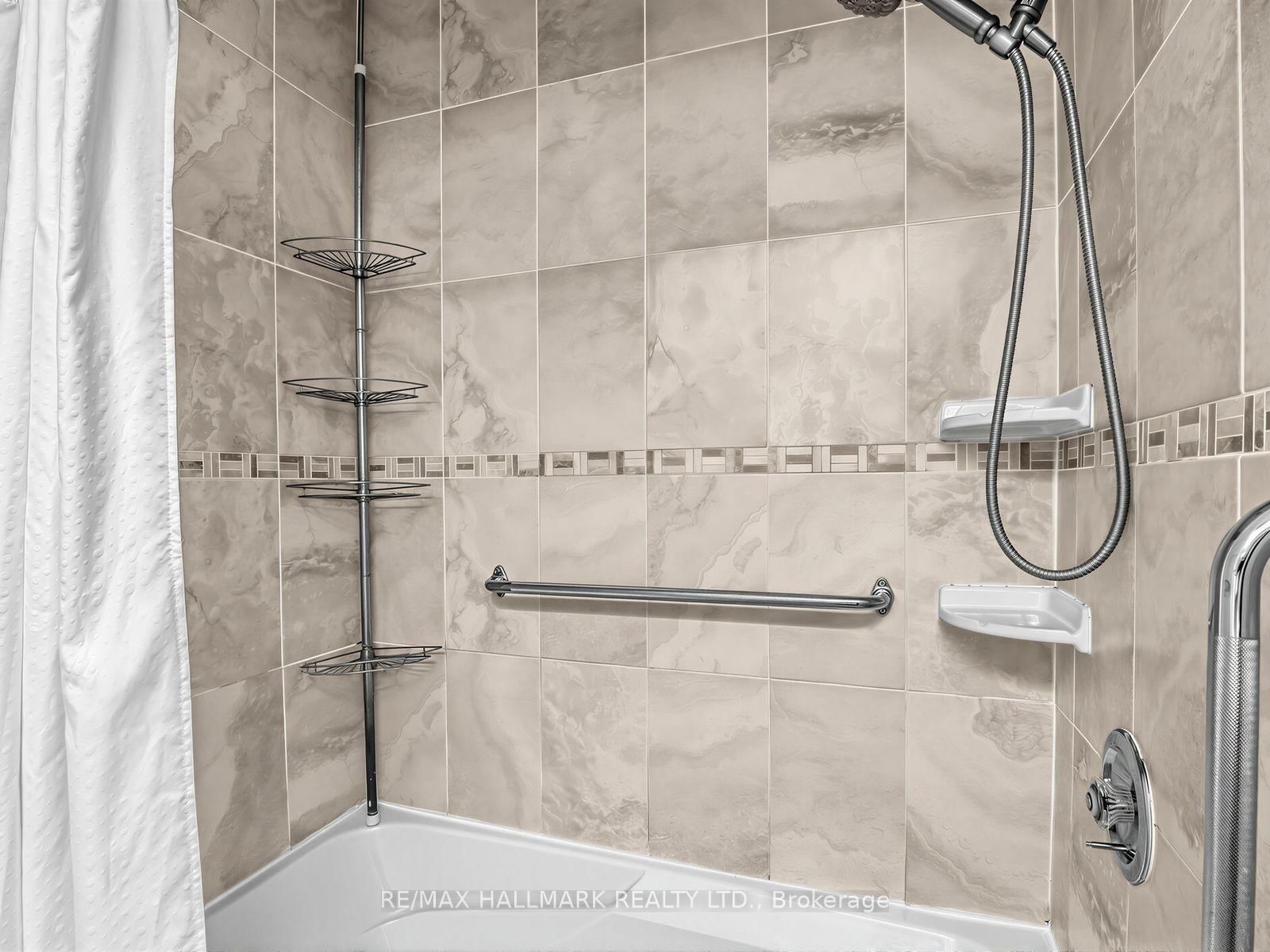 23 Lynnbrook Drive • Toronto, ON photo 25