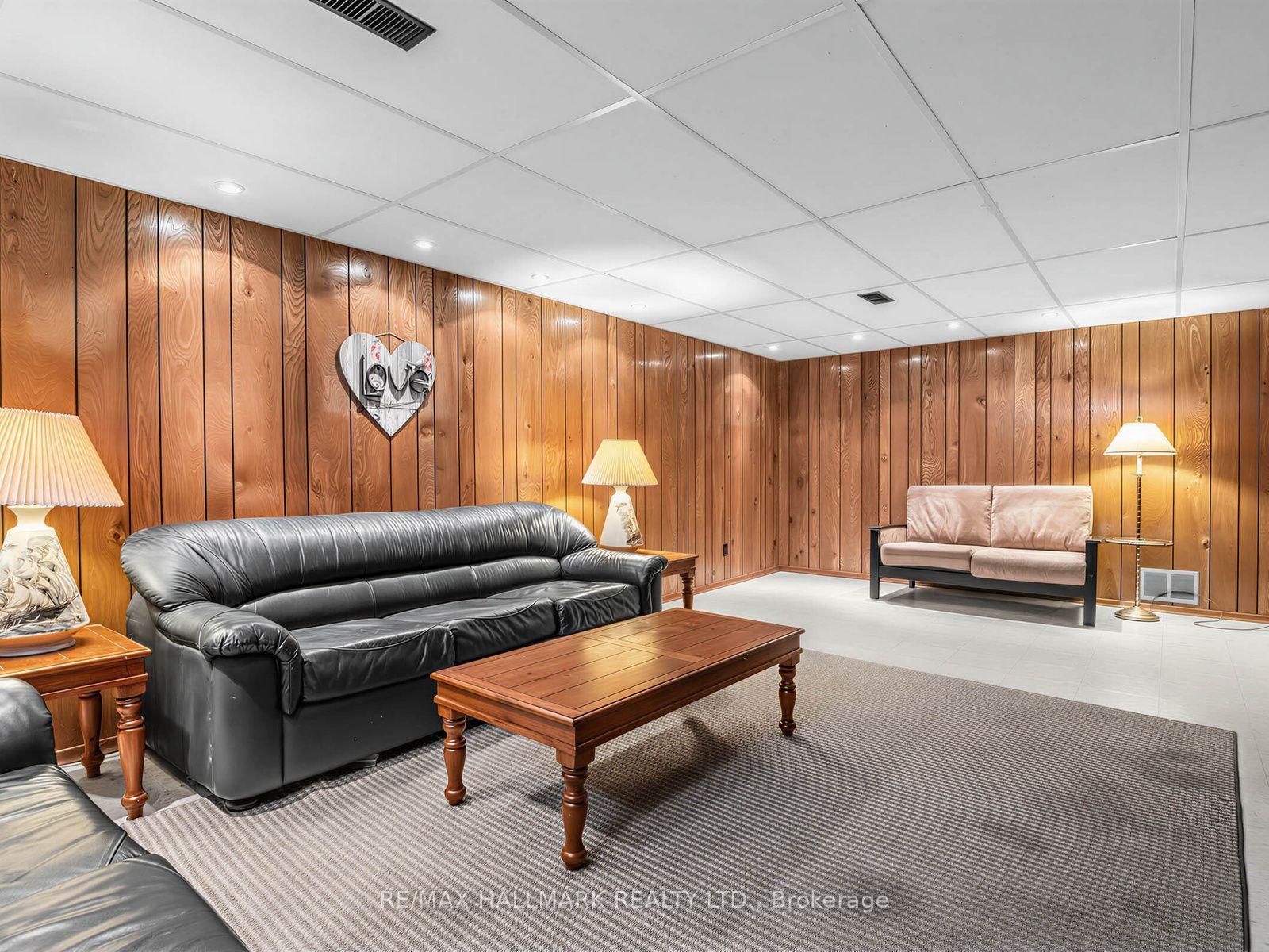 23 Lynnbrook Drive • Toronto, ON photo 28