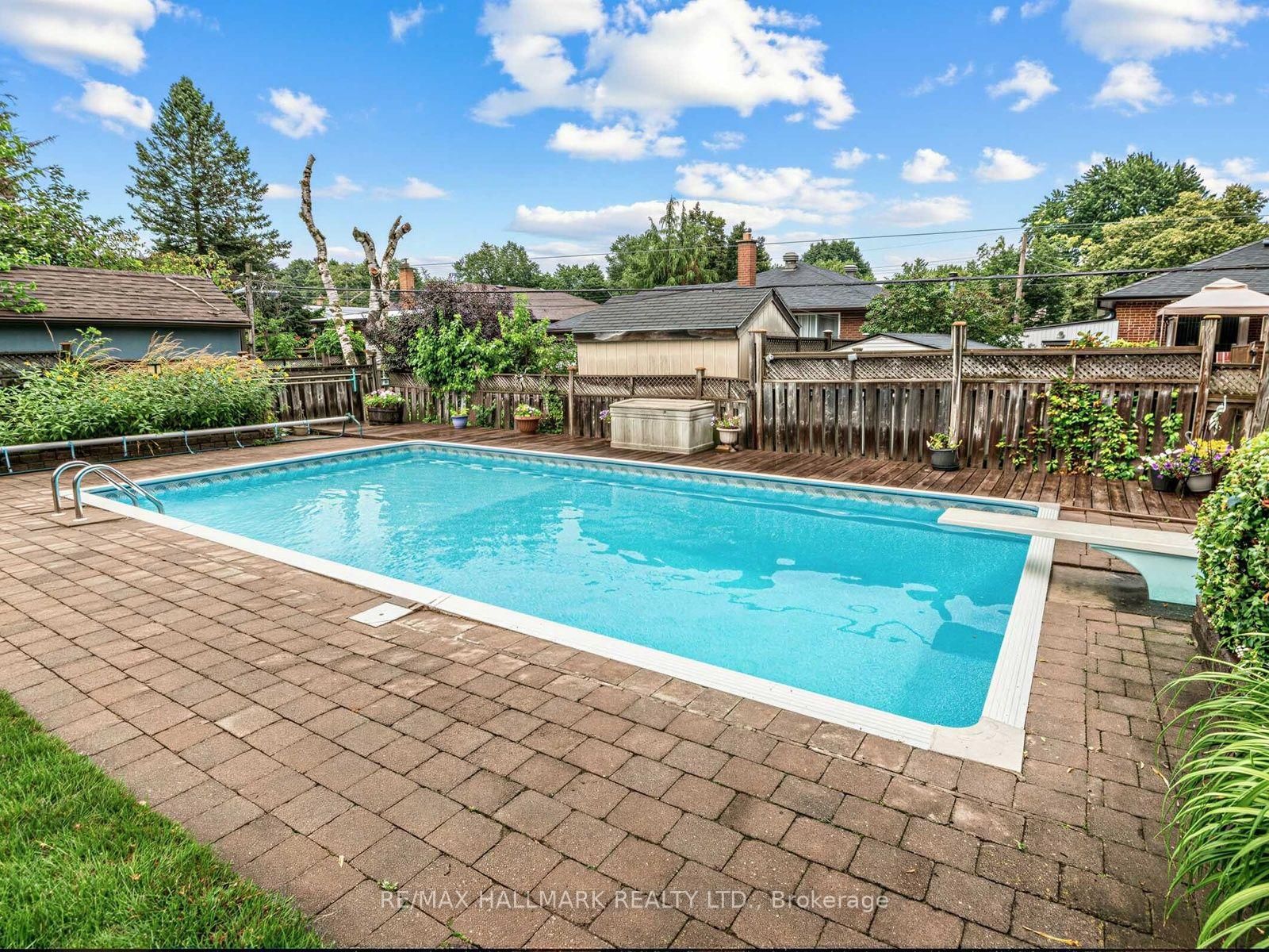 23 Lynnbrook Drive • Toronto, ON photo 35