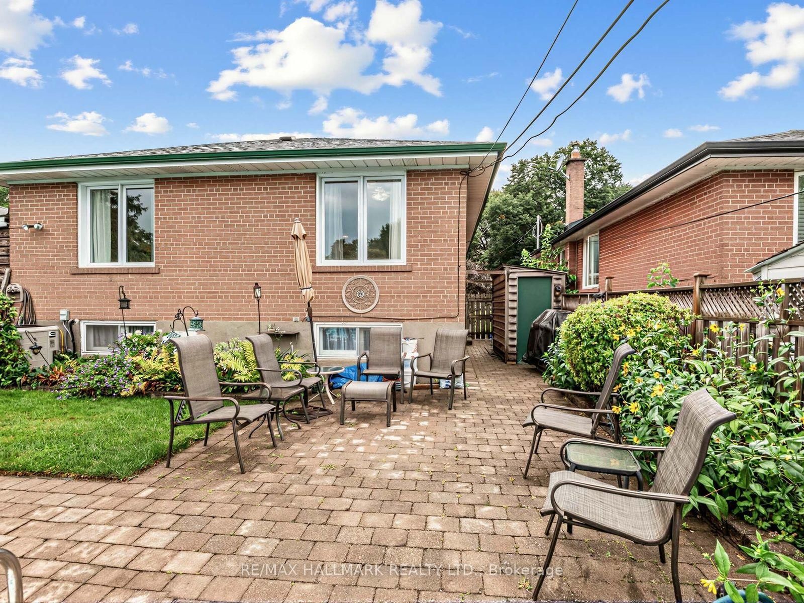 23 Lynnbrook Drive • Toronto, ON photo 36