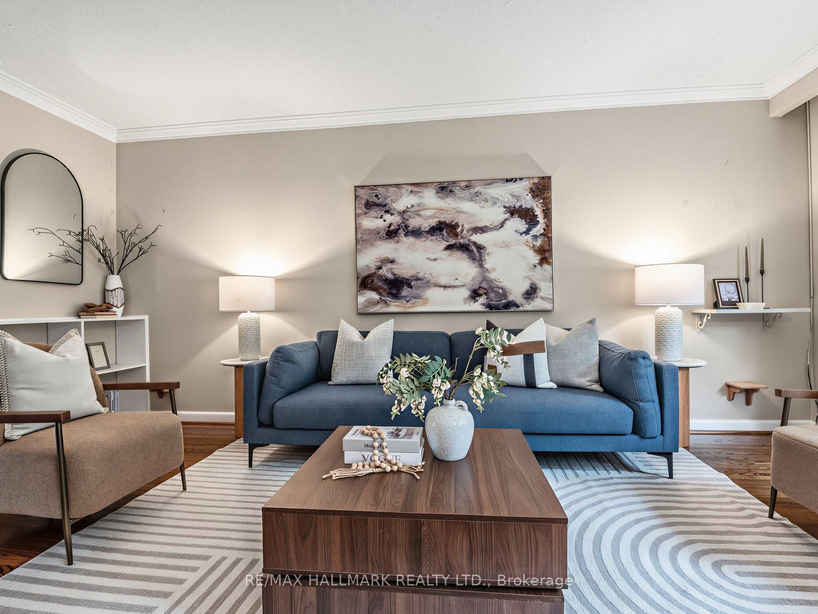 23 Lynnbrook Drive • Toronto, ON photo 9
