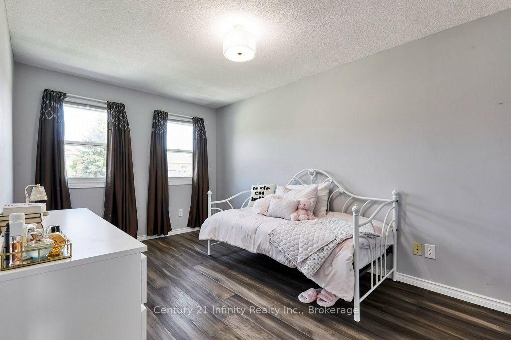 8 Murkar Crescent • Whitby, ON photo 28