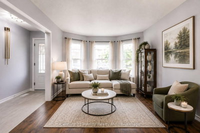 8 Murkar Crescent • Whitby, ON photo 4