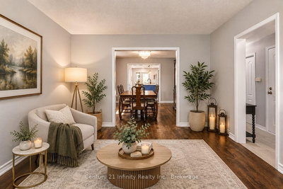 8 Murkar Crescent • Whitby, ON photo 5