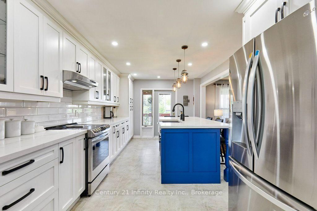 8 Murkar Crescent • Whitby, ON photo 8