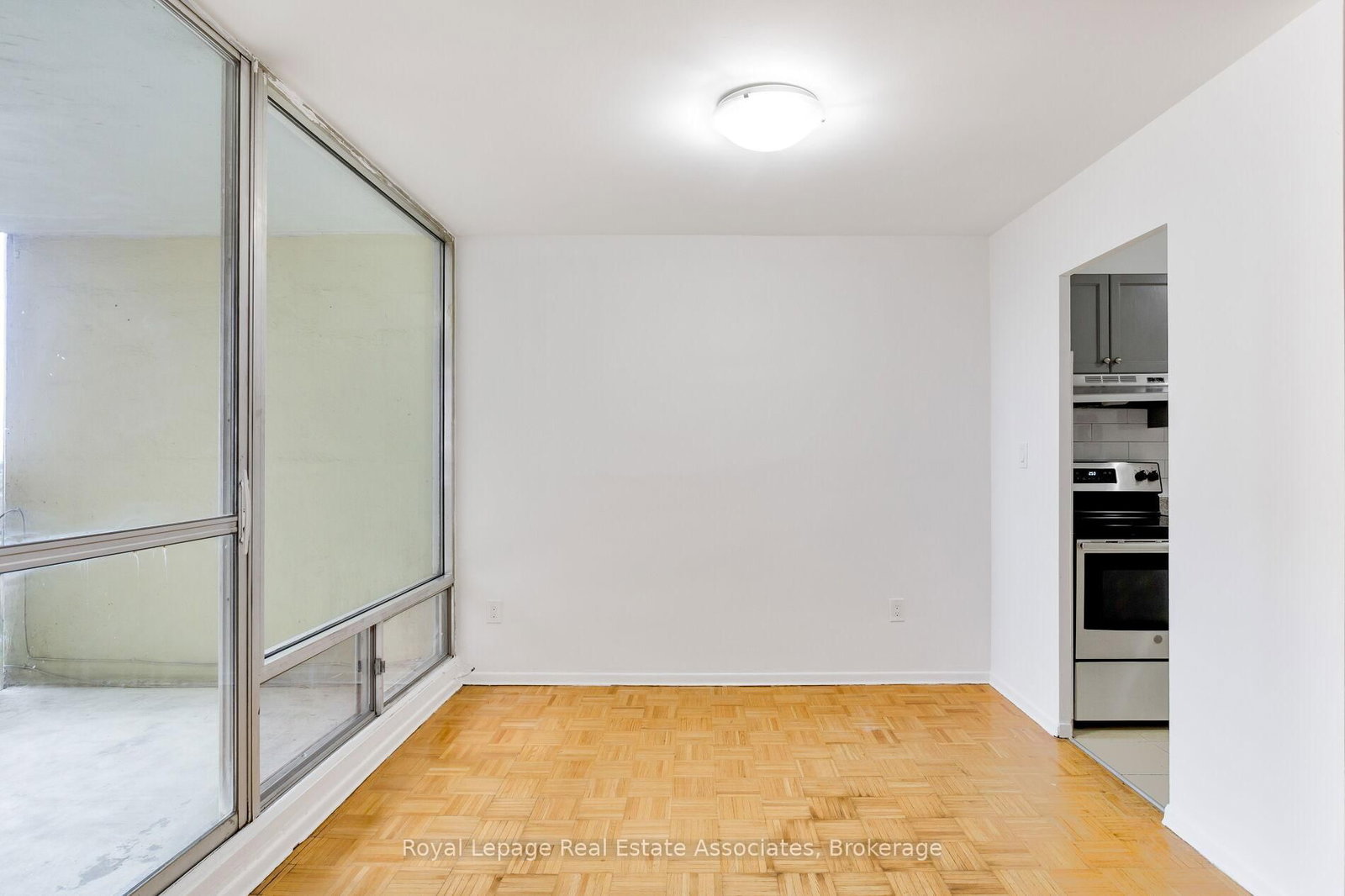 5 Massey Square • #1710 • Toronto, ON photo 10