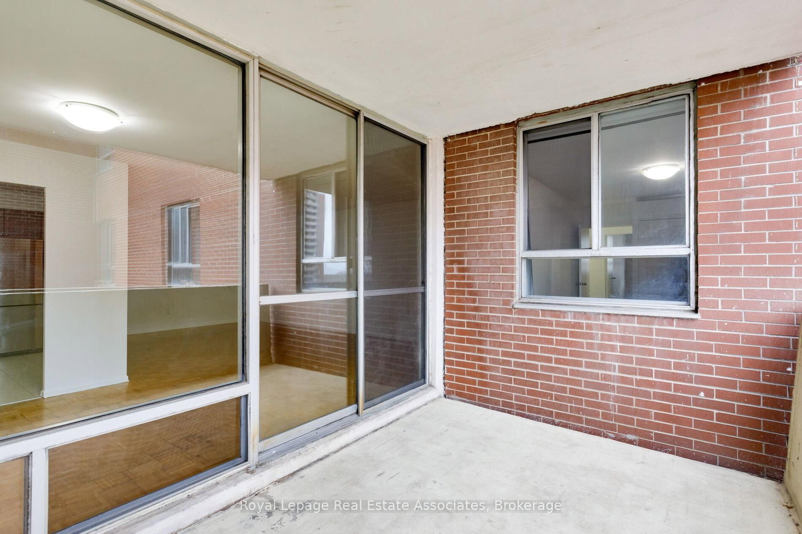 5 Massey Square • #1710 • Toronto, ON photo 11
