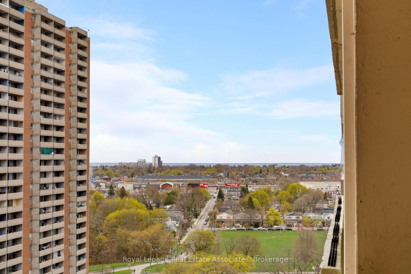 5 Massey Square • #1710 • Toronto, ON photo 12
