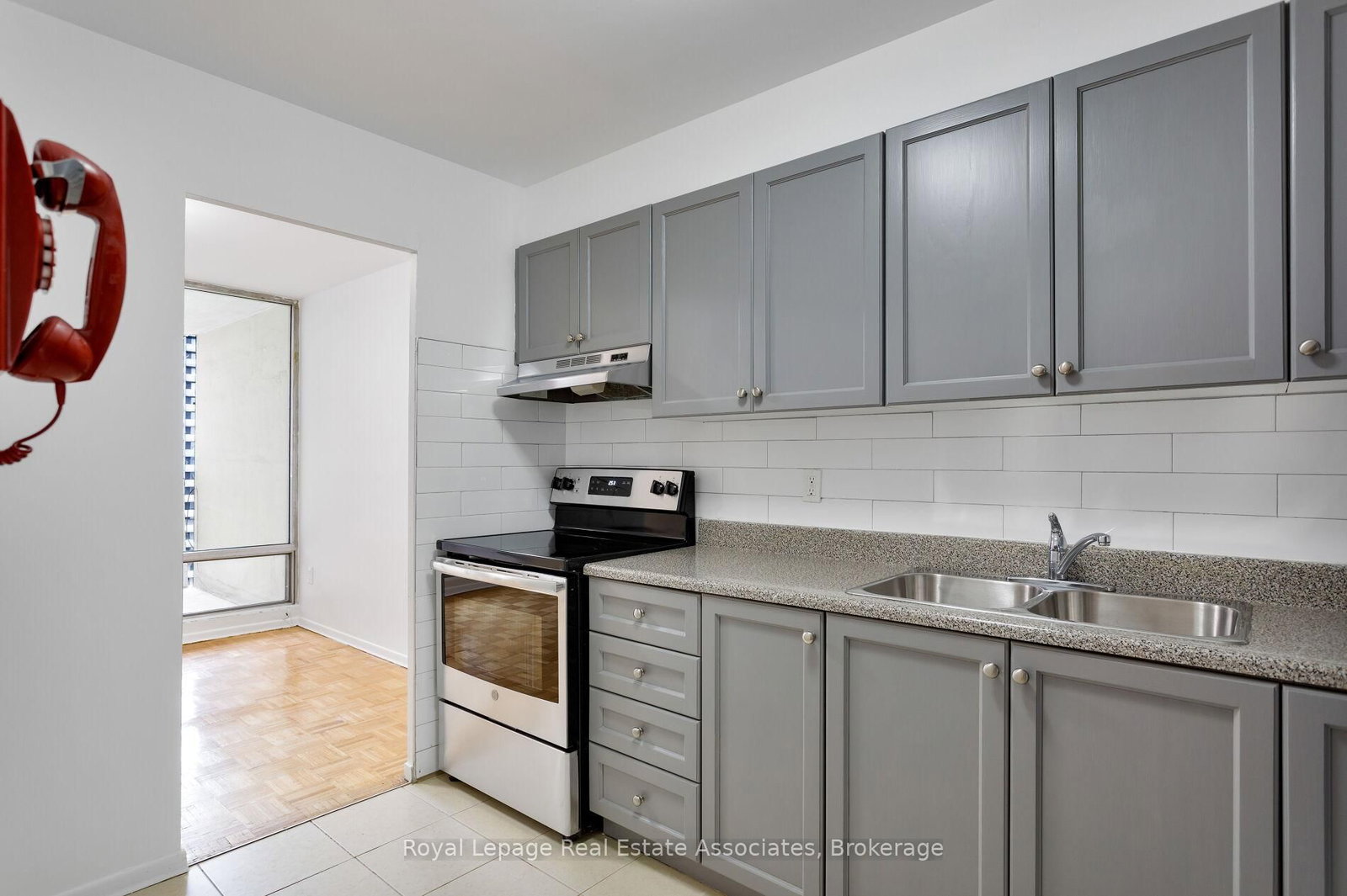 5 Massey Square • #1710 • Toronto, ON photo 15
