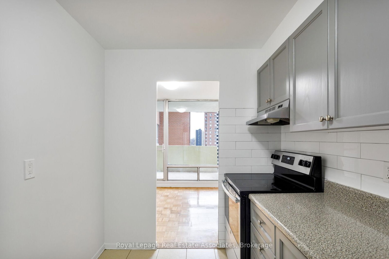 5 Massey Square • #1710 • Toronto, ON photo 16