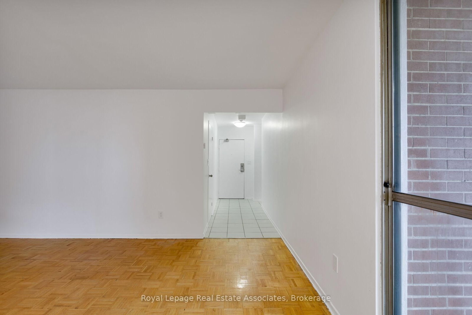 5 Massey Square • #1710 • Toronto, ON photo 17