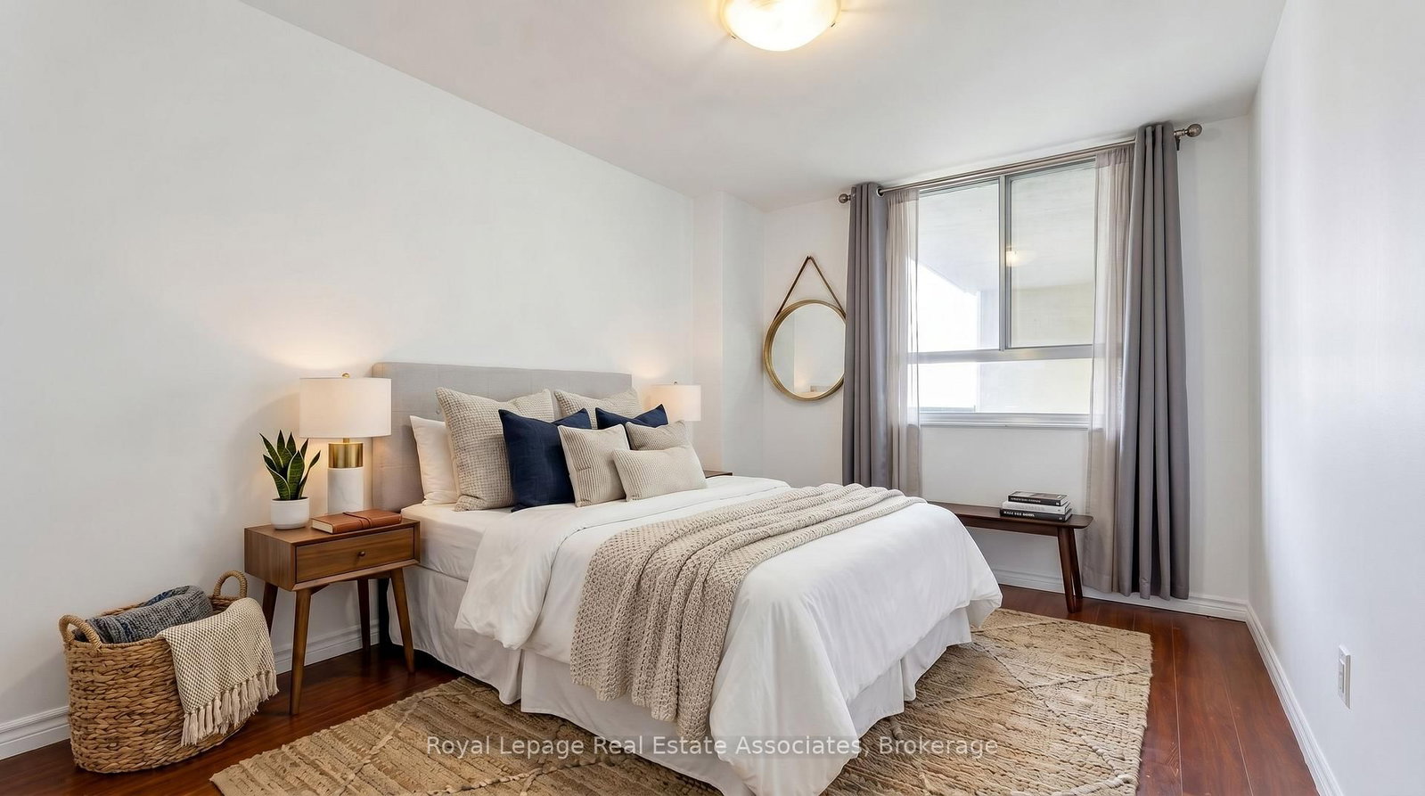 5 Massey Square • #1710 • Toronto, ON photo 21