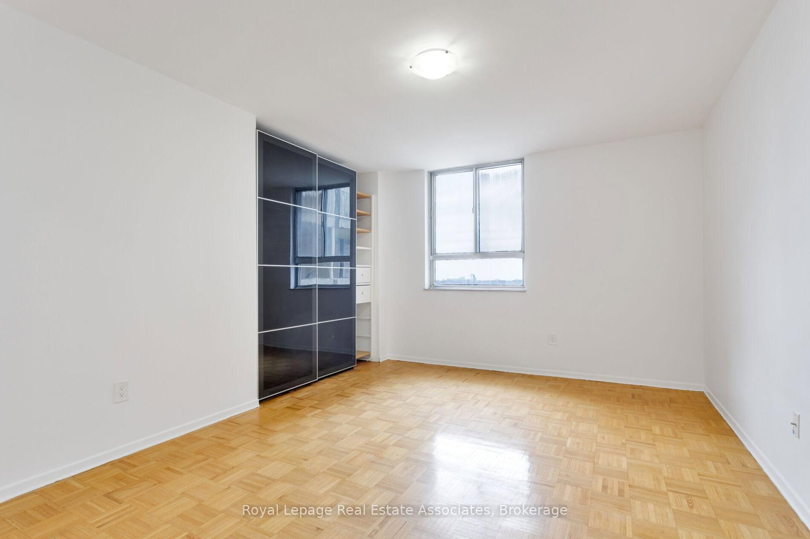 5 Massey Square • #1710 • Toronto, ON photo 26