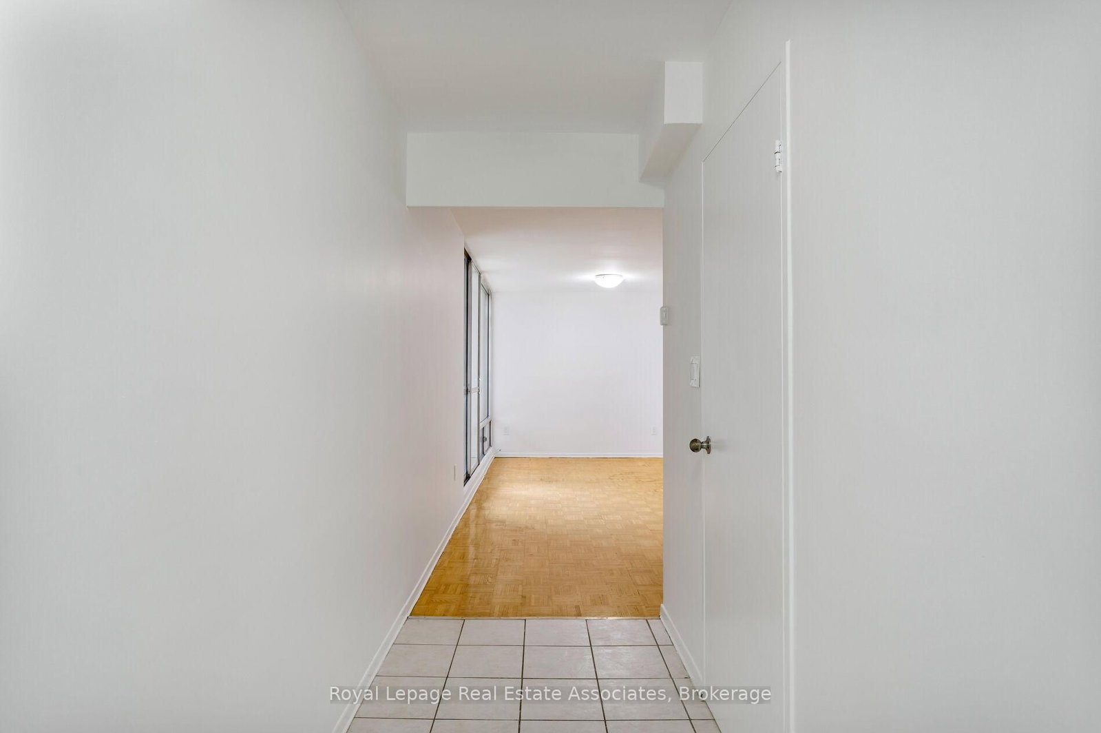 5 Massey Square • #1710 • Toronto, ON photo 4