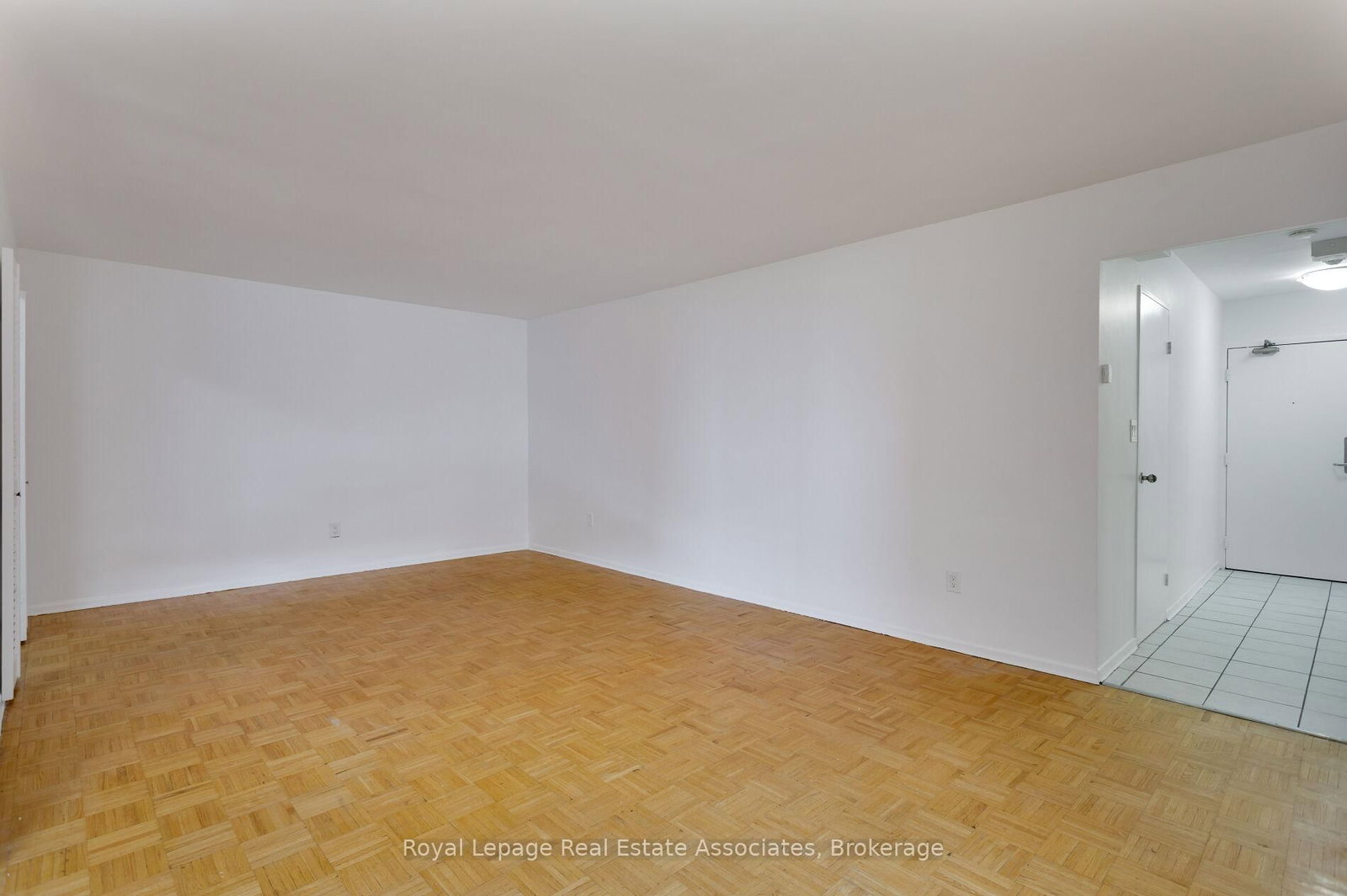 5 Massey Square • #1710 • Toronto, ON photo 6