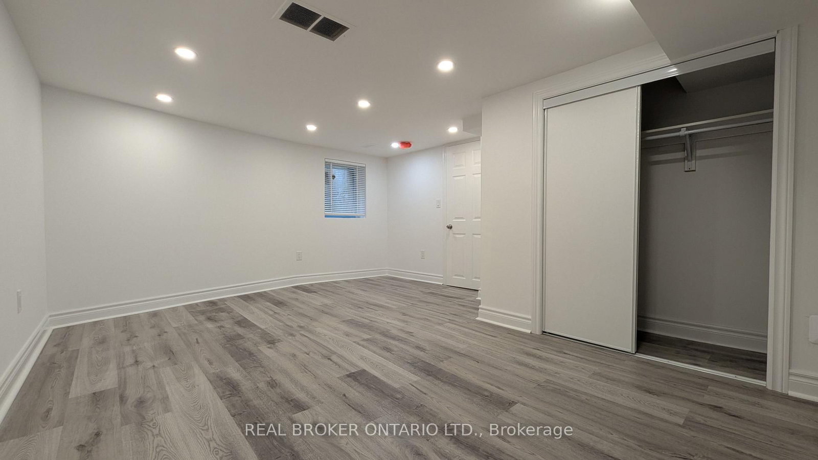 Unit #4 - 1150 Woodbine Avenue, Toronto 5