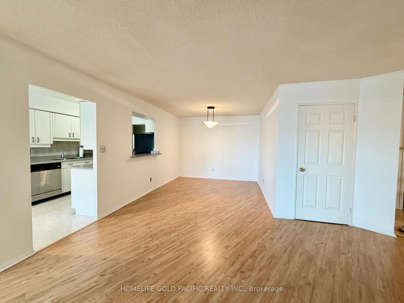 1613 - 175 Bamburgh Circle