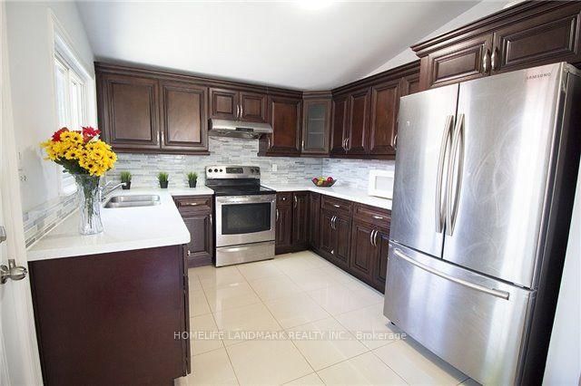 24 Highbrook Drive, Toronto 3