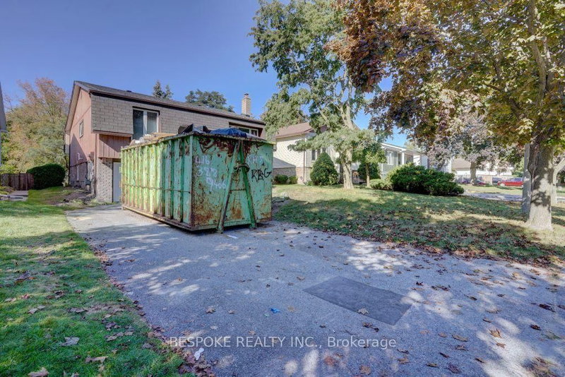 Main - 370 Colonsay Court