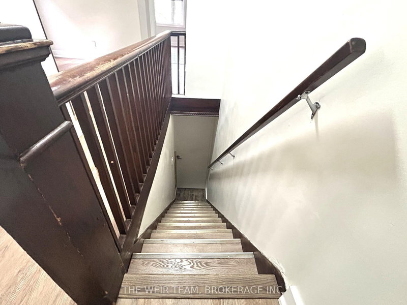 Upper - 35 Rushbrooke Avenue