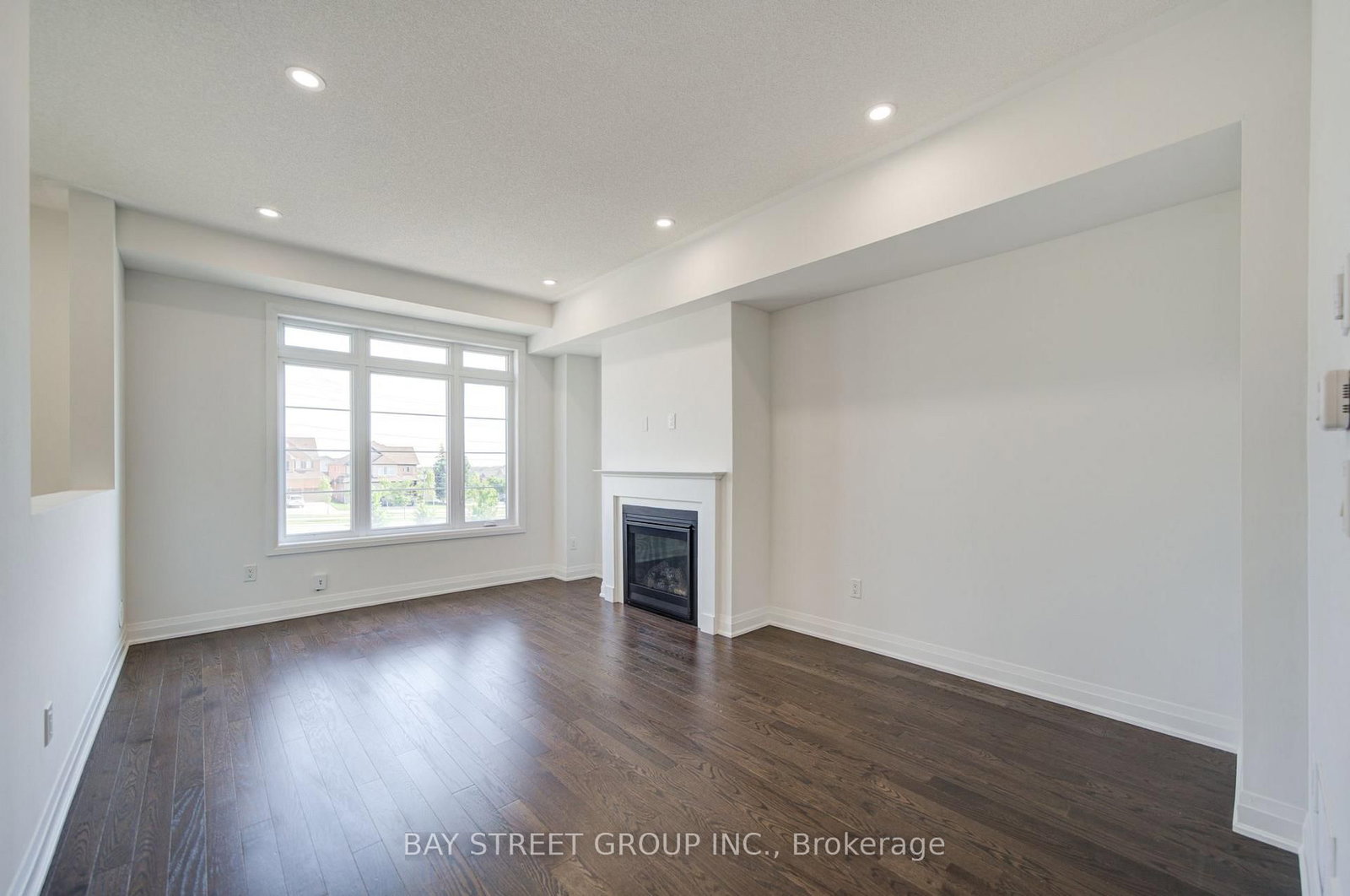 36 Elkington Crescent • Whitby, ON photo 6