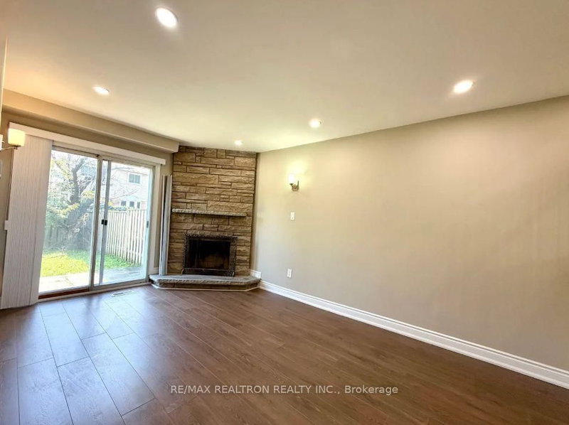 122 Copperwood Square