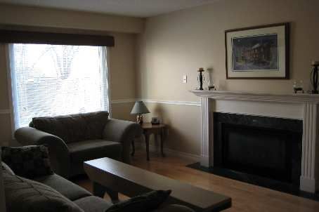 1045 Beaver Valley Cres, Oshawa, L1J 8N | Image 2