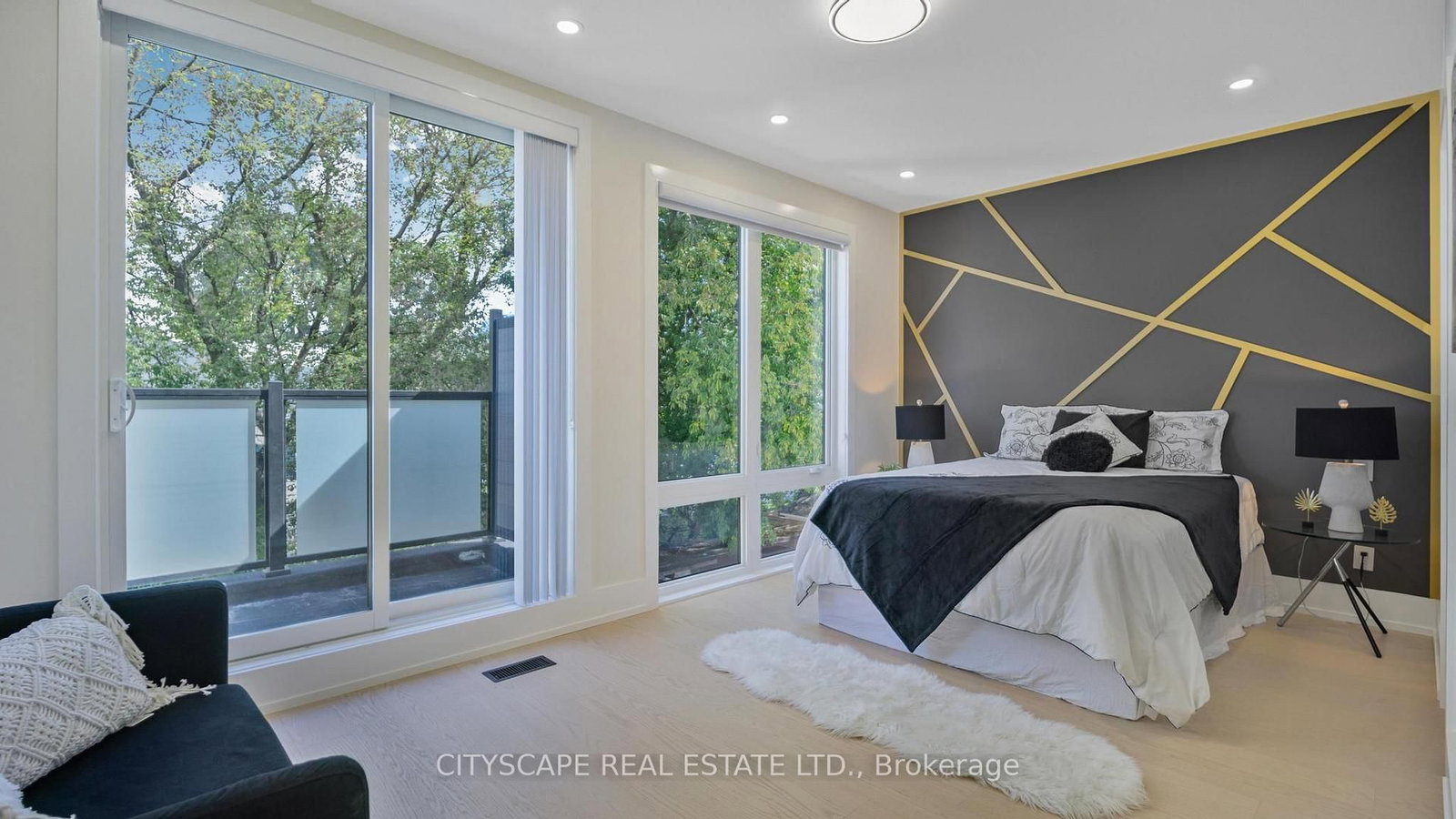 39 Kenworthy Toronto,ON M1L 3B1 — Photo 15