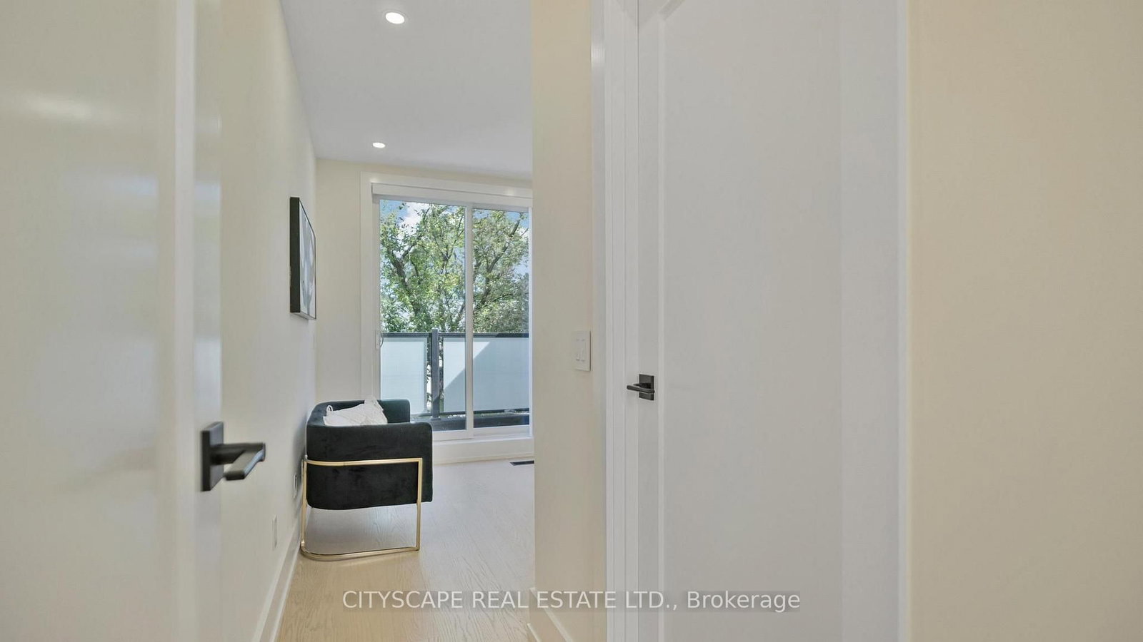39 Kenworthy Toronto,ON M1L 3B1 — Photo 19
