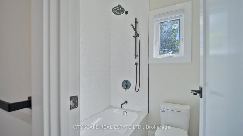 39 Kenworthy Toronto,ON M1L 3B1 — Photo 39