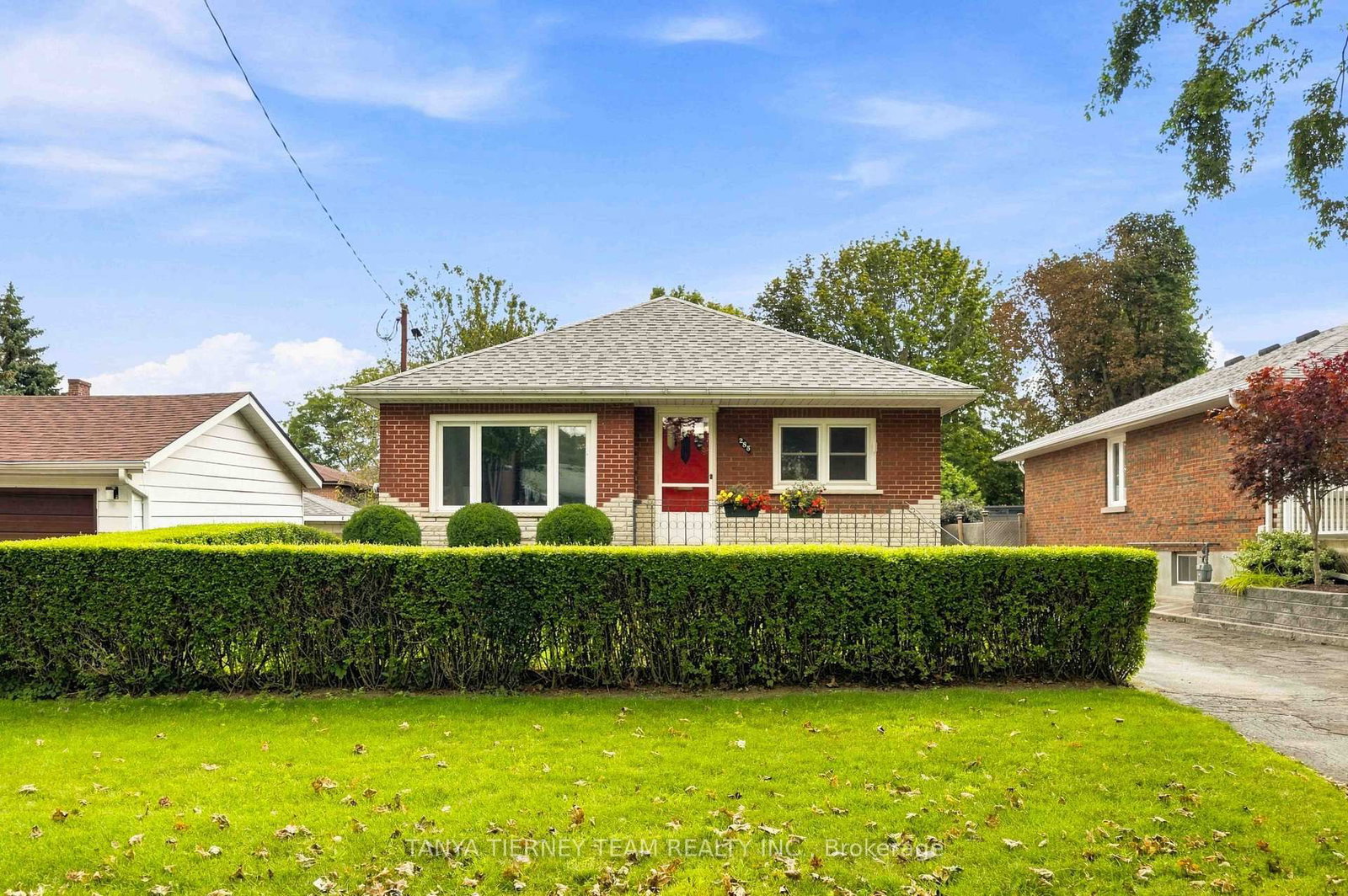 285 Muriel Avenue • Oshawa, ON photo 2