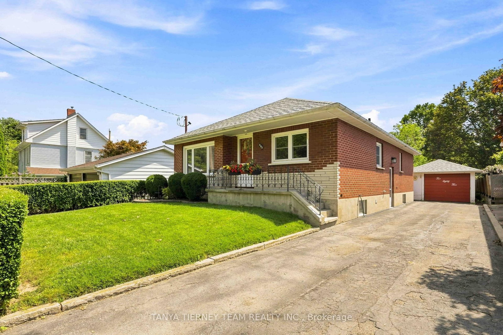 285 Muriel Avenue • Oshawa, ON photo 4