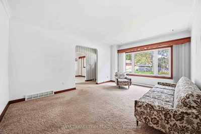 285 Muriel Avenue • Oshawa, ON photo 8