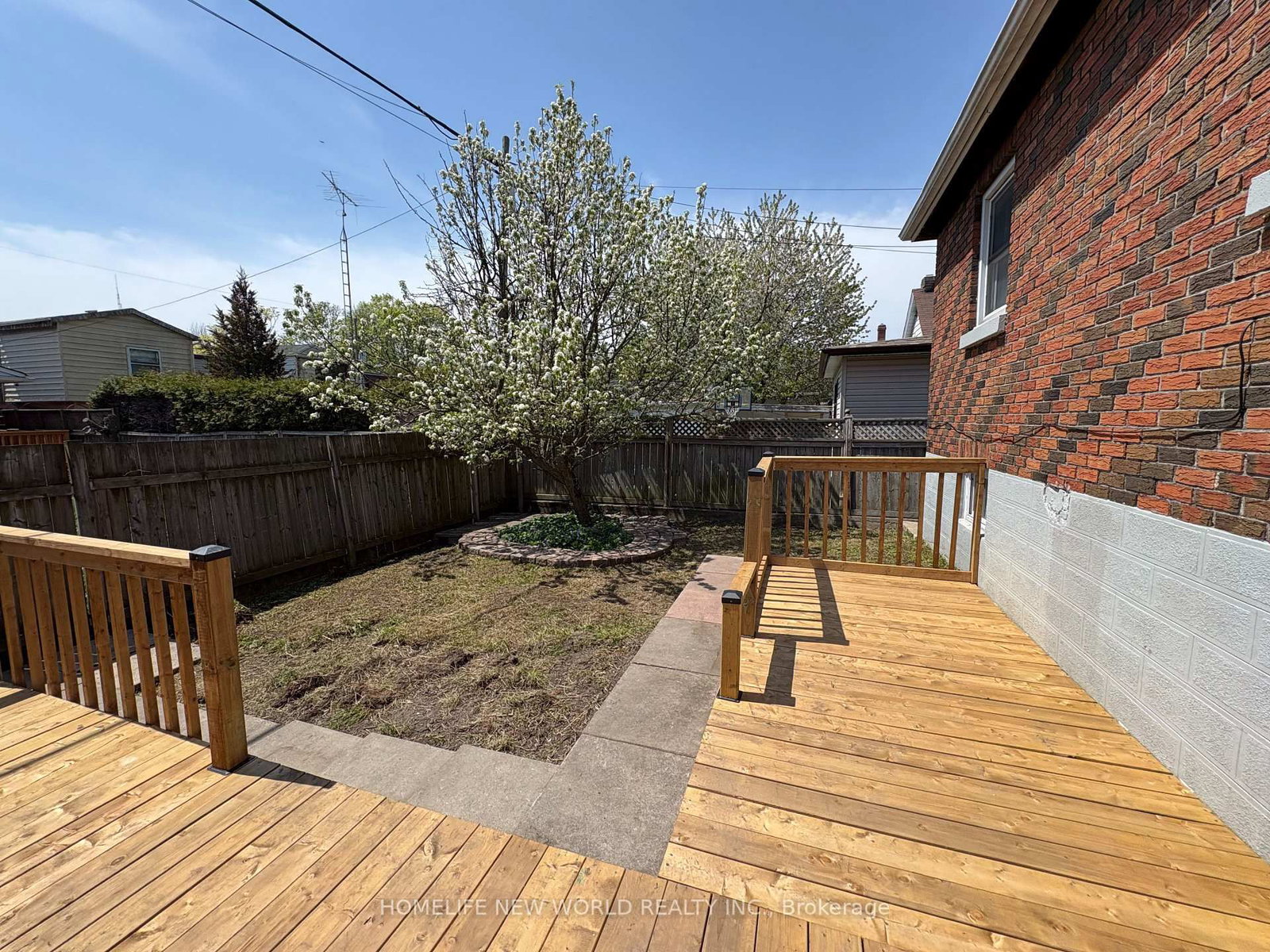 137 Banting Avenue • Oshawa, ON photo 36