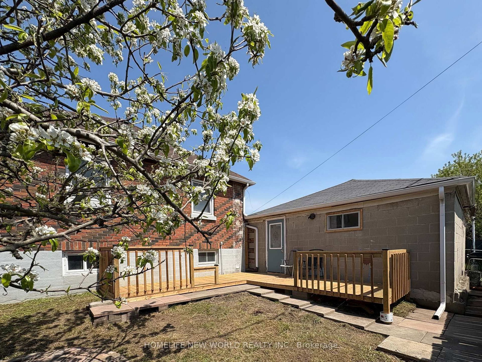 137 Banting Avenue • Oshawa, ON photo 38