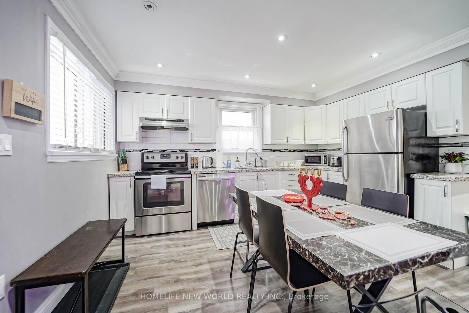 137 Banting Avenue • Oshawa, ON photo 6