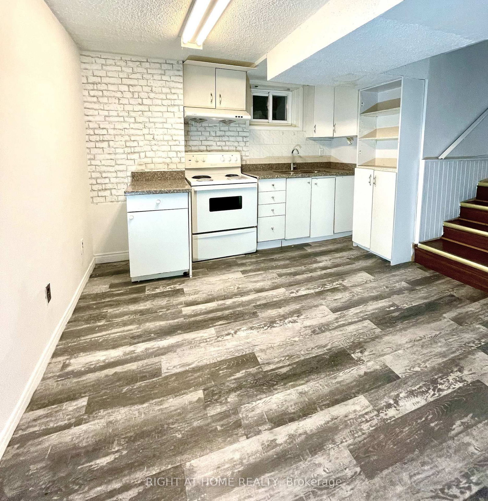 B - 108 Littleleaf Drive, Toronto 3