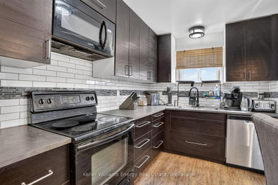 567 Cobblehill Drive • Oshawa, ON photo 8