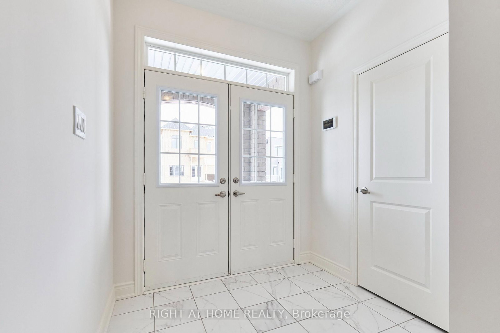2122 Cayenne Street, Oshawa 2