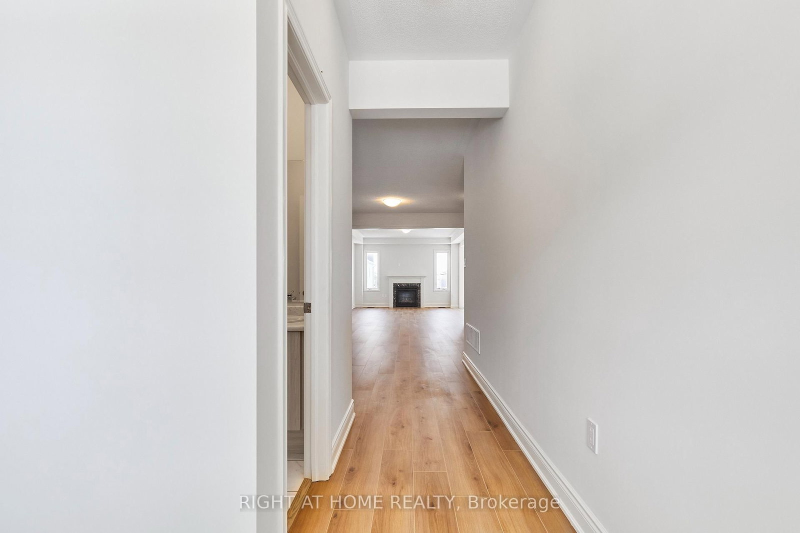 2122 Cayenne Street, Oshawa 3