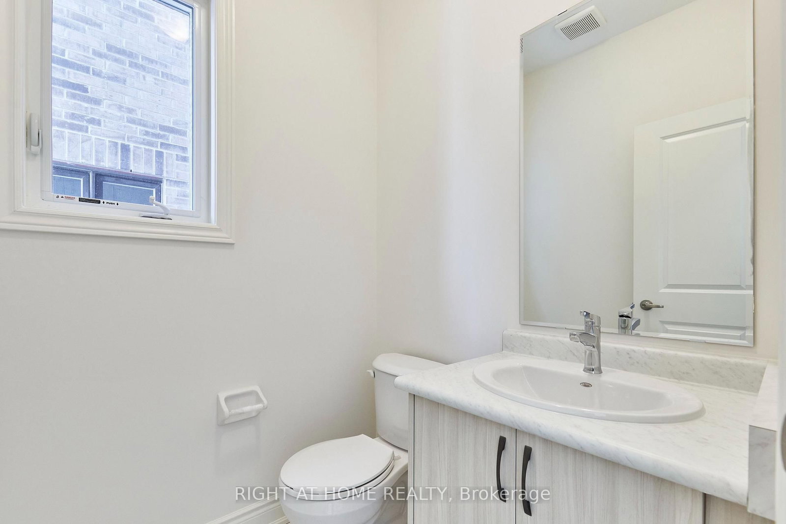 2122 Cayenne Street, Oshawa 5