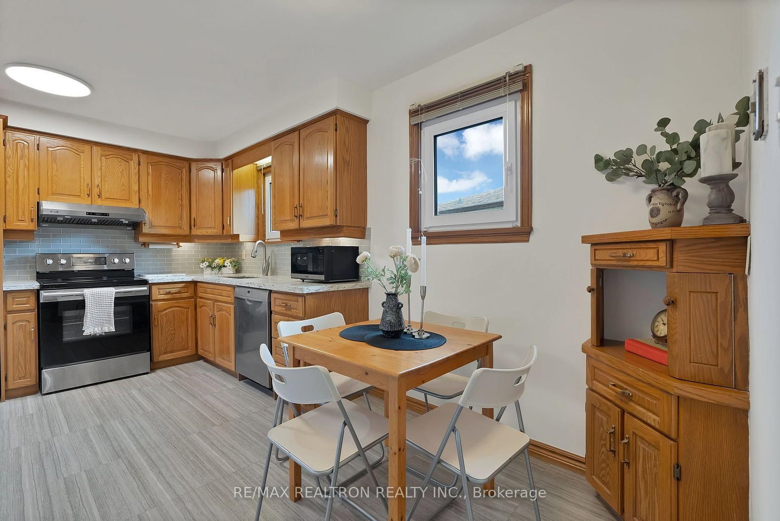 421 Brimorton Drive • Toronto, ON photo 11